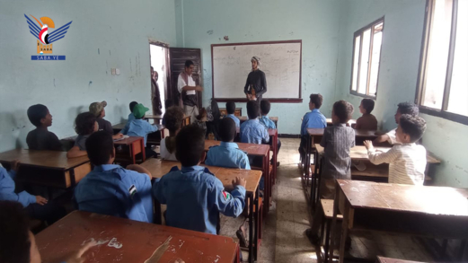 وكيل أول الحديدة يتفقد سير الأنشطة الكشفية في المدارس الصيفية بمديريات المدينة