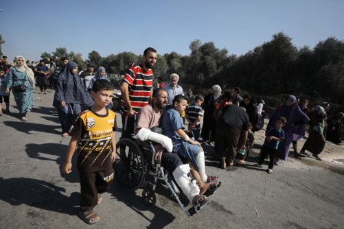 "لن نرحل عن أرضنا"..  أهل غزة يرفضون التهجير ويتمسكون بحقهم في البقاء