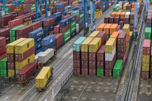 انخفاض صادرات الصين إلى الولايات المتحدة 11,8% في أغسطس مقارنة بيوليو انخفاض صادرات الصين إلى الولايات المتحدة 11,8% في أغسطس مقارنة بيوليو