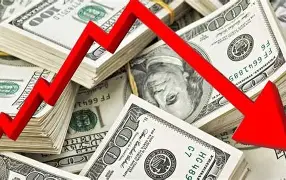 تراجع الدولار إثر قرار المحكمة الأمريكية إلغاء رسوم جمركية 