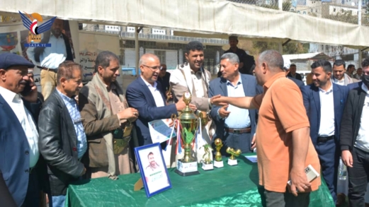 فريق كلية طب الأسنان بجامعة إب يتوّج بلقب بطولة الشهيد الغماري لكرة القدم