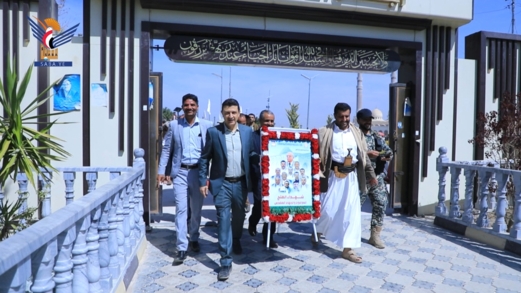 قيادة وموظفو وزارة التربية يزورون أضرحة الشهداء الصماد والرهوي والغماري