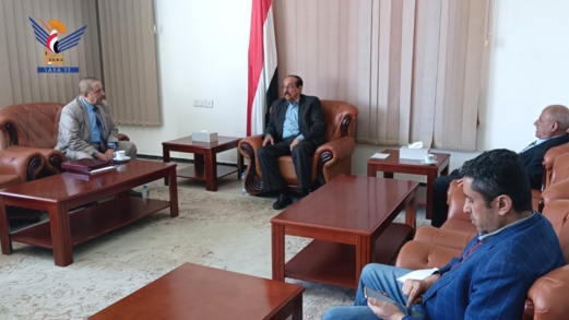   رئيس مجلس الشورى يتسلًم التقرير السنوي لهيئة الرقابة على المناقصات والمزايدات