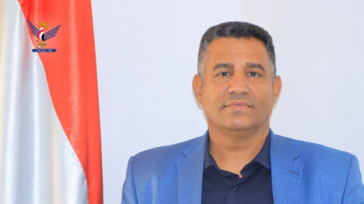 نائب وزير الكهرباء والطاقة والمياه يعزّي الرئيس المشاط في وفاة والدته