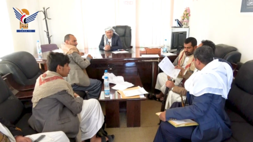 مناقشة مستوى تنفيذ المشاريع الخدمية في عدد من المديريات بعمران