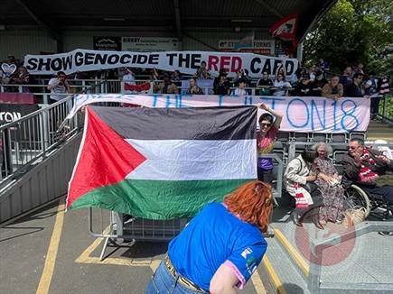   إلغاء مباراة في إنجلترا بعد رفع أعلام فلسطين ومطالب بوقف الإبادة في غزة