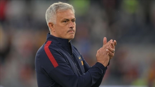 بنفيكا البرتغالي يعلن تعاقده مع المدرب جوزيه مورينيو بنفيكا البرتغالي يعلن تعاقده مع المدرب جوزيه مورينيو