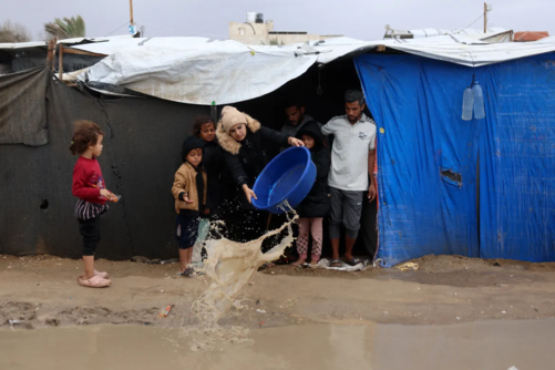 مدير مجمع الشفاء بغزة: الإبادة لم تنتهي بل اتخذت شكلا آخر بمنع دخول الخيام والأدوية