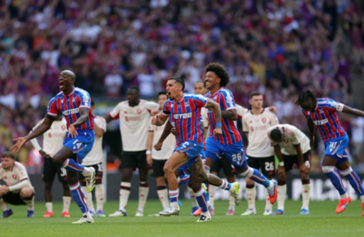 كريستال بالاس يتوج بلقب الدرع الخيرية بعد تغلبه على ليفربول  كريستال بالاس يتوج بلقب الدرع الخيرية بعد تغلبه على ليفربول