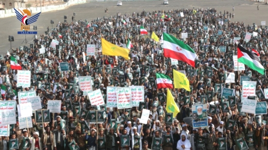 أبناء تعز يحتشدون في 85 ساحة بتعز في مسيرات "مع إيران ولبنان نحيي يوم الفرقان"