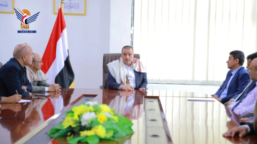 القائم بأعمال وزير الاقتصاد يطلع على سير العمل في هيئة الاستثمار عقب إجازة العيد