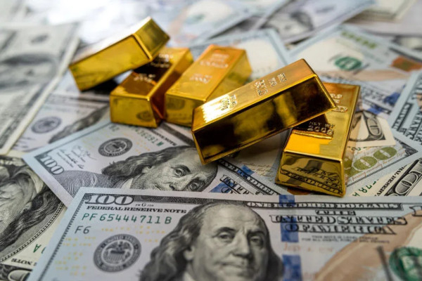 ارتفاع أسعار الذهب مع تراجع الدولار