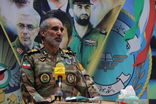 قائد القوات البرية للجيش الإيراني: قواتنا ستدافع بكل حزم عن وحدة أراضي البلاد
