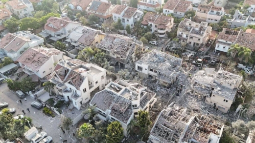 "ليلة قاسية جداً في إسرائيل ".. ماذا خلّفت عملية "الوعد الصادق 3" حتى الآن؟