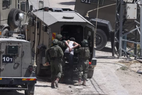 العدو الصهيوني يفرج عن 11 طالبًا فلسطينيا من الثانوية العامة بعد انتهاء امتحانهم