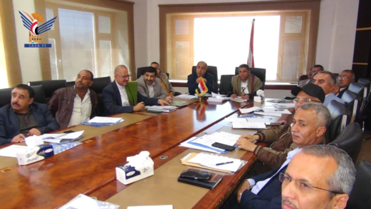 مناقشة الخطة المرحلية وخطط الطوارئ ومؤشرات الأداء لقطاعي الكهرباء والمياه والصرف الصحي