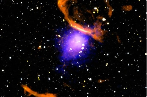 علماء الفلك يرصدون بنية كونية "لا مثيل لها"