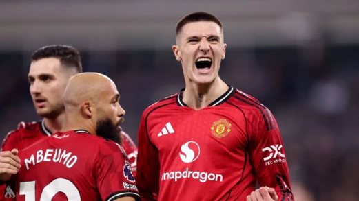 مانشستر يونايتد يتغلب على إيفرتون في الدوري الإنجليزي