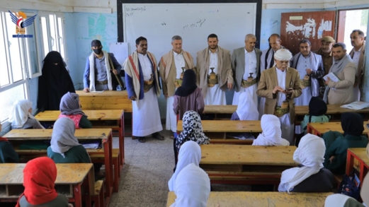 وزير الشباب ومحافظ ذمار يتفقدان أنشطة الدورات الصيفية