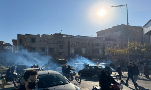 الشرطة الإيرانية تقبض على 100 من مثيري الشغب وتفكك خليتين إرهابيتين في لرستان