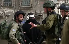 العدو الإسرائيلي يعتقل 9 فلسطينيين في مدينة قلقيلية والخليل بالضفة.. ويقتحم بلدة كفر عقب شمال القدس