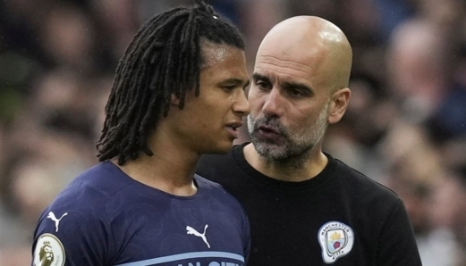 مانشستر سيتي الإنجليزي يعلن غياب مدافعه نايثن أكيه 11 اسبوعاً بسبب الإصابة