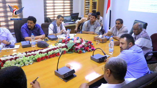 مناقشة التدابير للحد من الإسهالات المائية بمحافظة الحديدة مناقشة التدابير للحد من الإسهالات المائية بمحافظة الحديدة