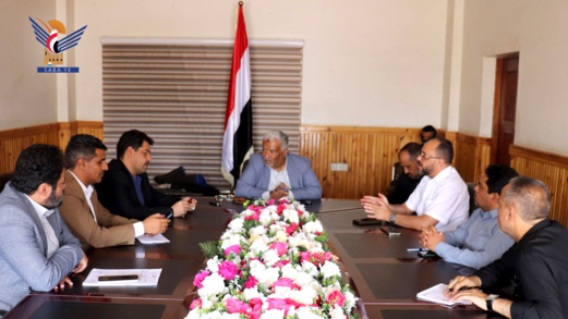 اجتماع برئاسة باجعالة يناقش آلية عمل لجنة دراسة أوضاع فروع الشؤون الإنسانية