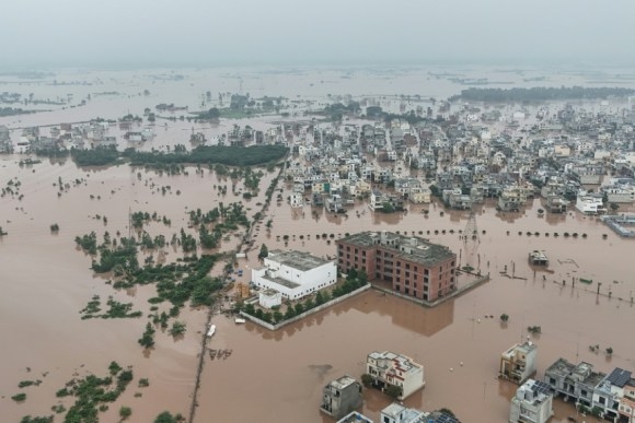 إجلاء نصف مليون باكستاني في البنجاب بسبب الفيضانات والأمطار الغزيرة إجلاء نصف مليون باكستاني في البنجاب بسبب الفيضانات والأمطار الغزيرة