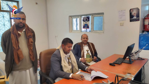 مدير عام هيئة المواصفات يتفقد الانضباط الوظيفي بفرع الأمانة ومركز صنعاء الرقابي
