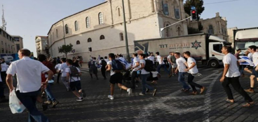 مليوني صهيوني يفرون للملاجئ .. صاروخ يمني يوقظ الكيان بأكمله مليوني صهيوني يفرون للملاجئ .. صاروخ يمني يوقظ الكيان بأكمله