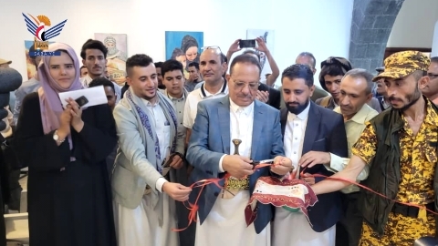 وزير الثقافة يعيد افتتاح جاليري صنعاء للفنون التشكيلية
