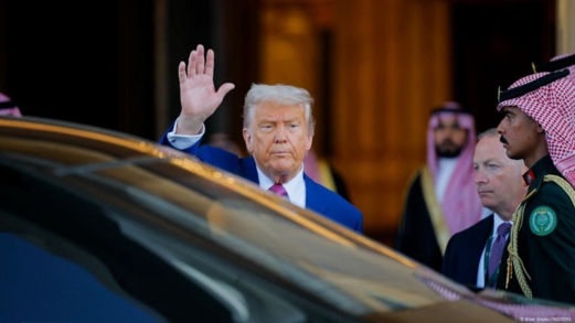 دونالد ترامب وأنظمة العربان! دونالد ترامب وأنظمة العربان!