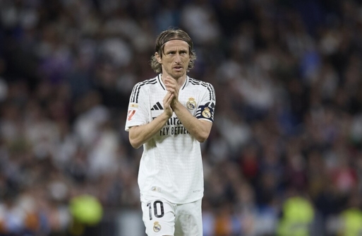 النجم الكرواتي مودريتش يعلن رحيله عن صفوف ريال مدريد