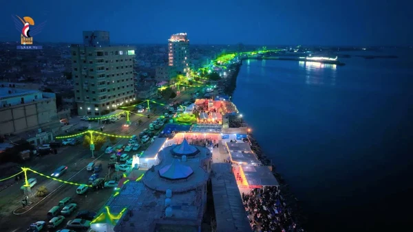 مدن اليمن تزدان بالمظاهر الإيمانية وتزهو بأنوار العشق المحمدي احتفاءً بمولد خير الأنام مدن اليمن تزدان بالمظاهر الإيمانية وتزهو بأنوار العشق المحمدي احتفاءً بمولد خير الأنام