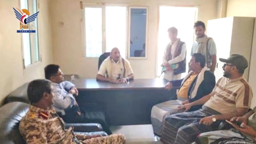 محافظ الحديدة يطلع على سير العمل في مكتب الثقافة والسياحة