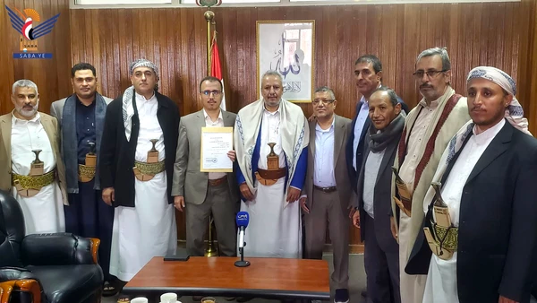 مكافحة الفساد تتسلم إقرار القائم بأعمال رئيس مصلحة الضرائب والجمارك