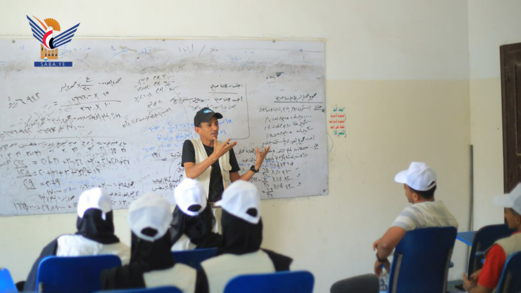 دورة تدريبية لمتطوعي حملة مقاطعة البضائع الأمريكية والإسرائيلية في الحديدة
