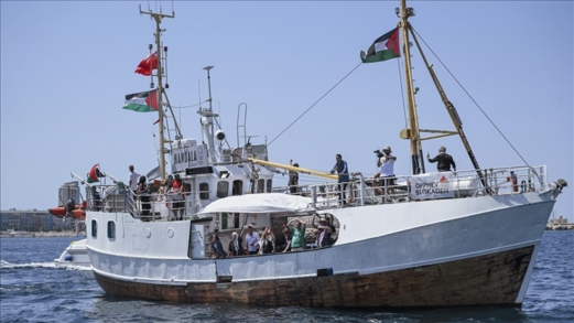 "أسطول الحرية": "إسرائيل" تقتاد نشطاء "حنظلة" إلى ميناء أسدود
