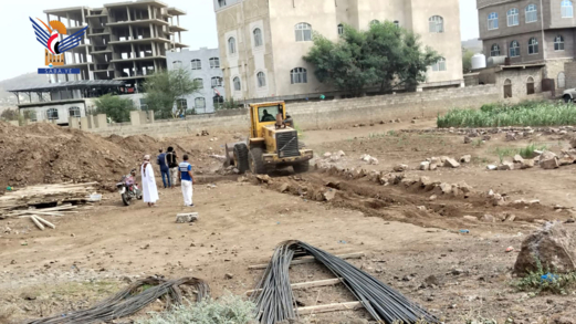 مكتب أشغال تعز ينفذ حملة لإزالة المخالفات وحماية المخطط العام