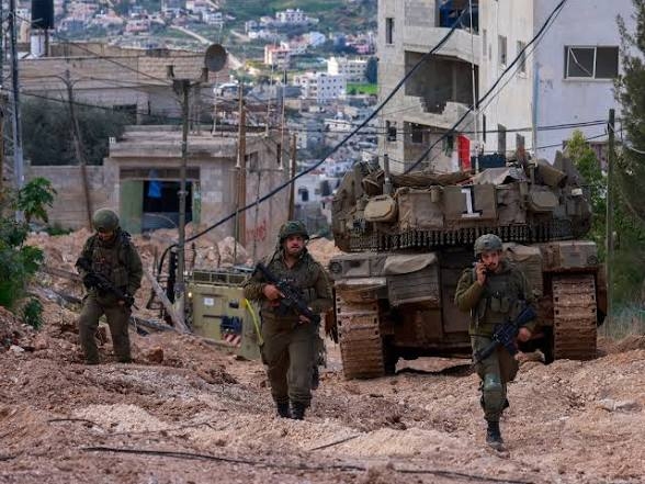 العدو الإسرائيلي يمنع الفلسطينيين من الوصول إلى مقبرة الشهداء في جنين