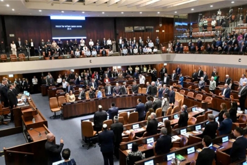 انقسام داخل الائتلاف.. "الكنيست" يناقش مقترحًا لفرض "السيادة" على الضفة الغربية انقسام داخل الائتلاف.. "الكنيست" يناقش مقترحًا لفرض "السيادة" على الضفة الغربية