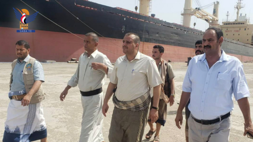 مدير هيئة المواصفات يطلع على سير العمل بفرع الهيئة في الحديدة