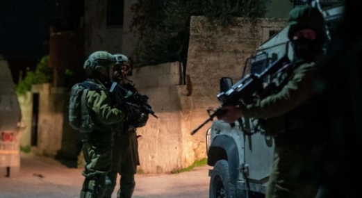 العدو الصهيوني يصيب شاب في الرام ويقتحم بلدات في جنين واندلاع مواجهات في قرية عابود