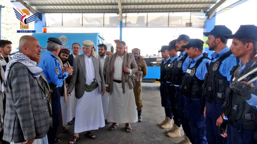 محافظ إب يتفقد سير العمل في مركز شرطة مرور الطرق بنقيل السياني