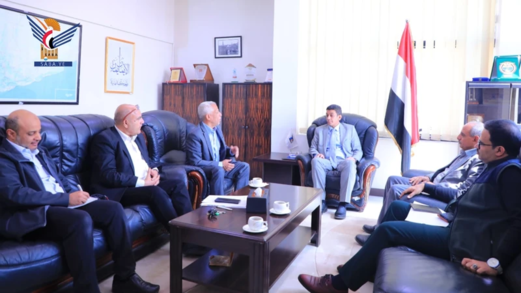 مناقشة دراسة مشروع إنشاء سكة حديد في محافظة الحديدة