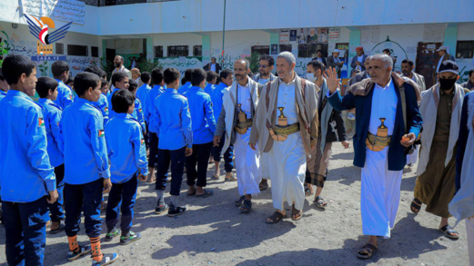 وزير الشباب يتفقد أنشطة الدورات الصيفية بصعدة