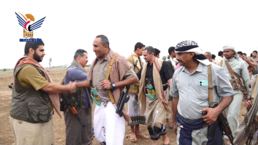 محافظ الحديدة وقيادات من وزارة الصحة يزورون المرابطين والجرحى في زبيد والجراحي