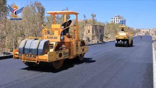 استكمال المرحلة الأخيرة من سفلتة شارع الثلاثين بمنطقة شملان بمديرية همدان