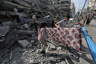 ارتفاع عدد شهداء الإبادة الإسرائيلية بغزة إلى 69 ألفا و756